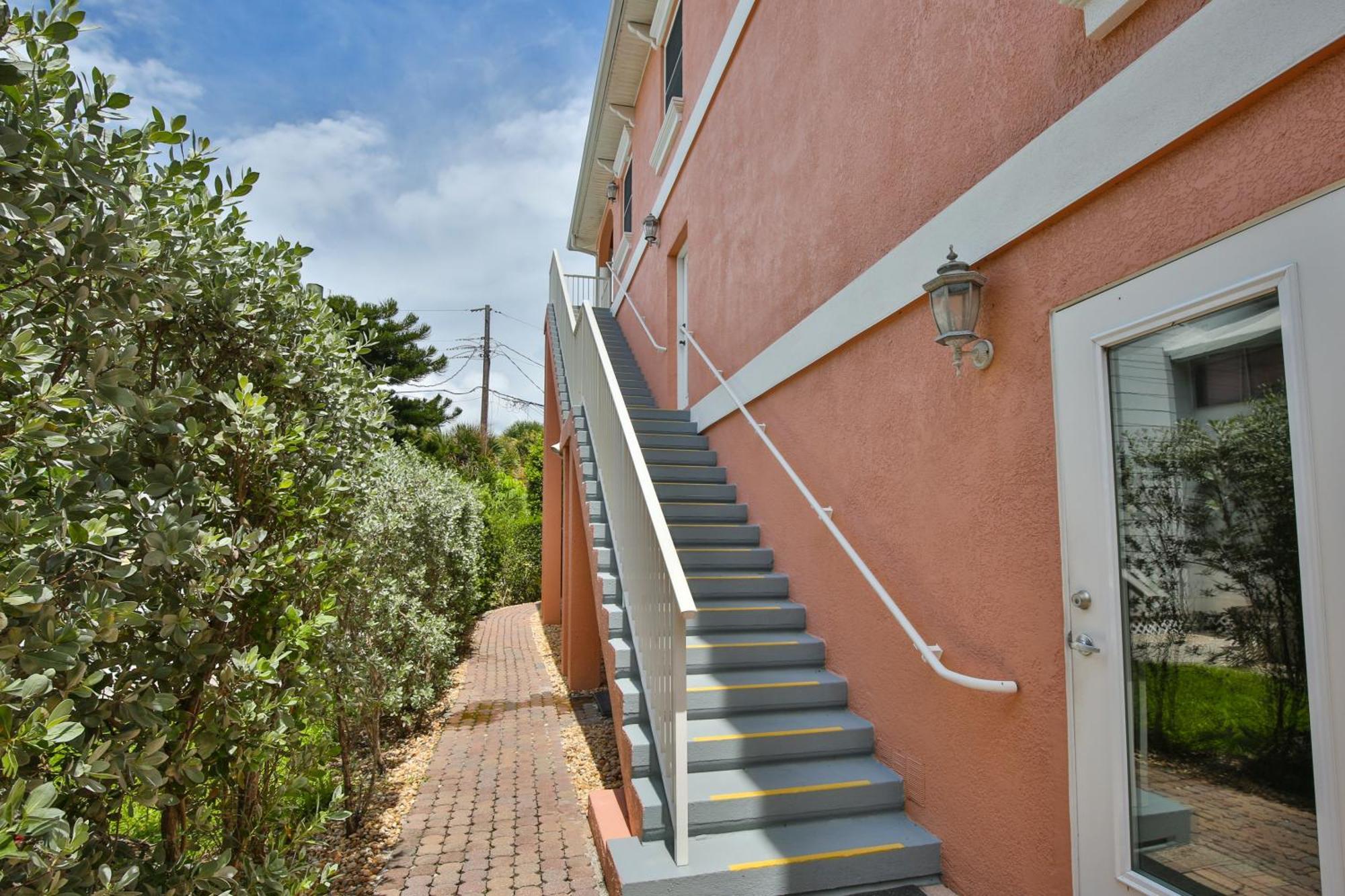 Hibiscus Hideaway B - Top Floor Unit Bradenton Beach Exterior photo