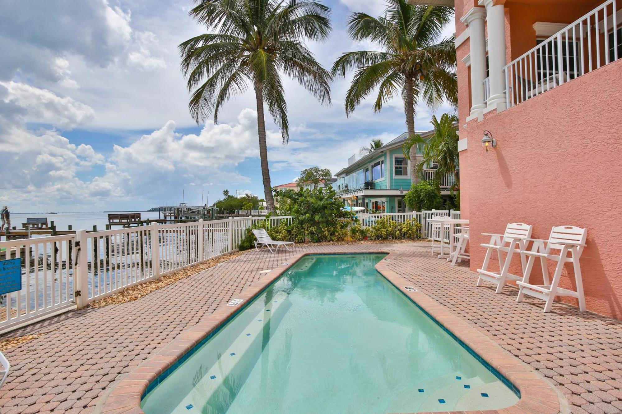 Hibiscus Hideaway B - Top Floor Unit Bradenton Beach Exterior photo
